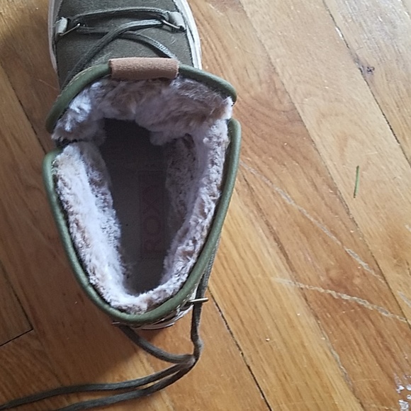 Womens Roxy Faux Fur Lined Sneakers size 7 - Picture 4 of 4